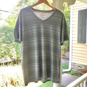 🔥  Old Navy Classic V-Neck T-Shirt, Men's